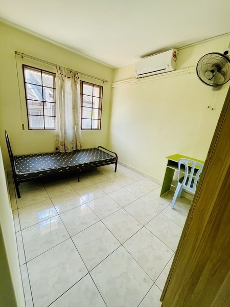 IKON Connaught image 2